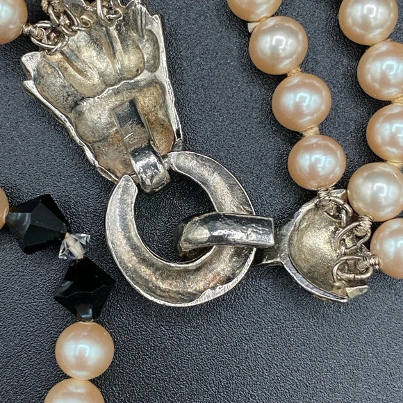 Eccentric Glam Vintage Glass Pearl and Rhinestone Hook Clasp Necklace - Picture 6 of 12